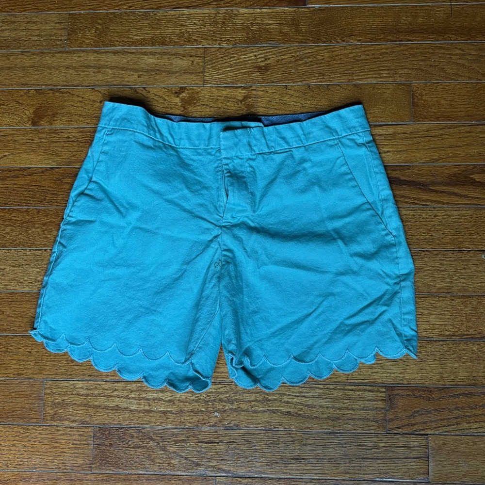 Banana Republic green scalloped shorts size 2